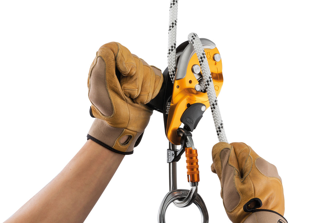PETZL ABSEILING DEVICE I'D® S